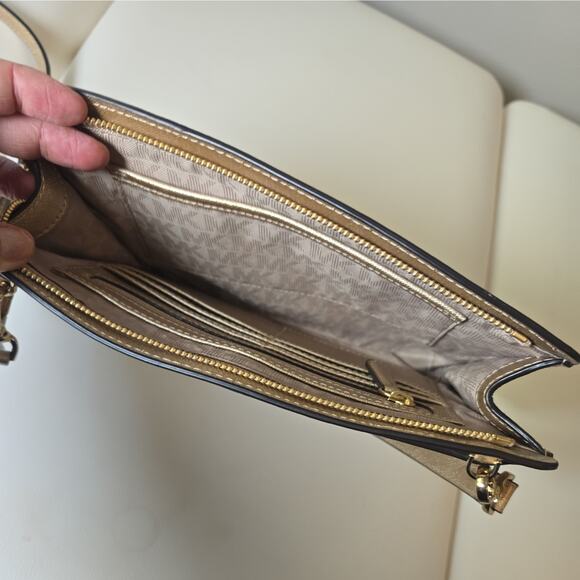 Michael Kors Jet Set Travel Karla Clutch Crossbody Bag Rose Gold Holiday Festive - Picture 3 of 7